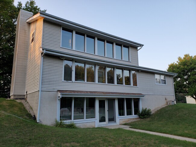 Foto del edificio - W269S8475 Alpine Dr