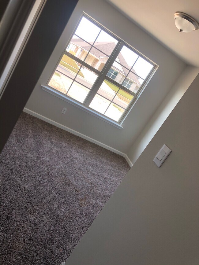 Building Photo - 5401 Greenridge Ln