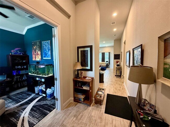 Foto del edificio - 6804 Covina Ln