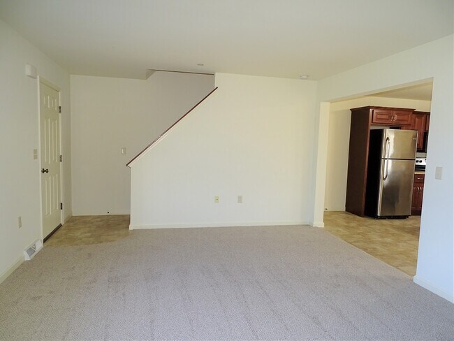 Building Photo - 322 Meadow View Dr