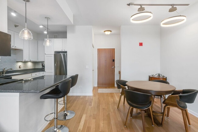 Foto del edificio - 435 W Erie St