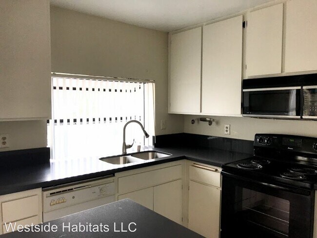 Building Photo - Studio, 1 bath Apartment - 747 Gayley Ave
