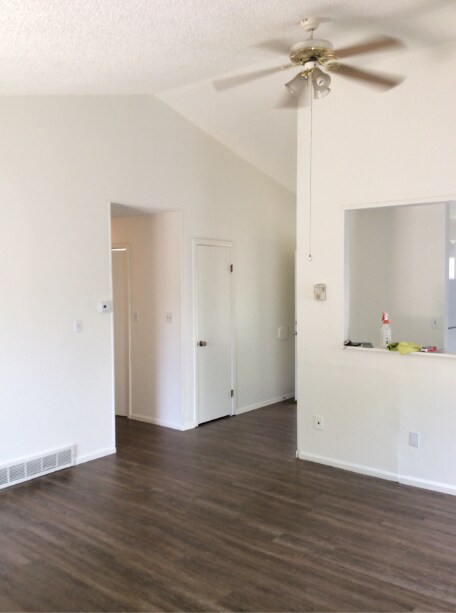 Foto del edificio - 942 Wakerobin Ln