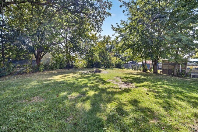Foto del edificio - 23218 Cedar Rd