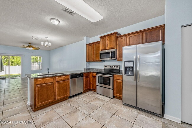 Building Photo - 598 Servia Dr