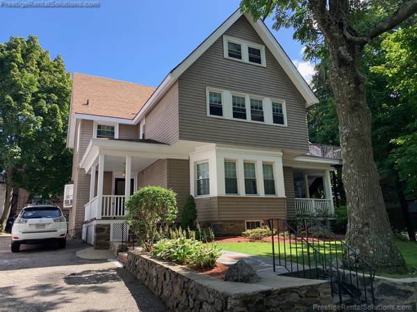 Foto del edificio - 266 Chestnut Hill Ave
