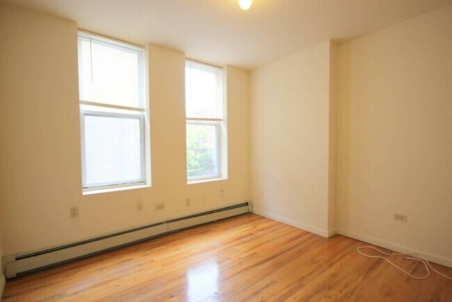 Building Photo - 415 1st St