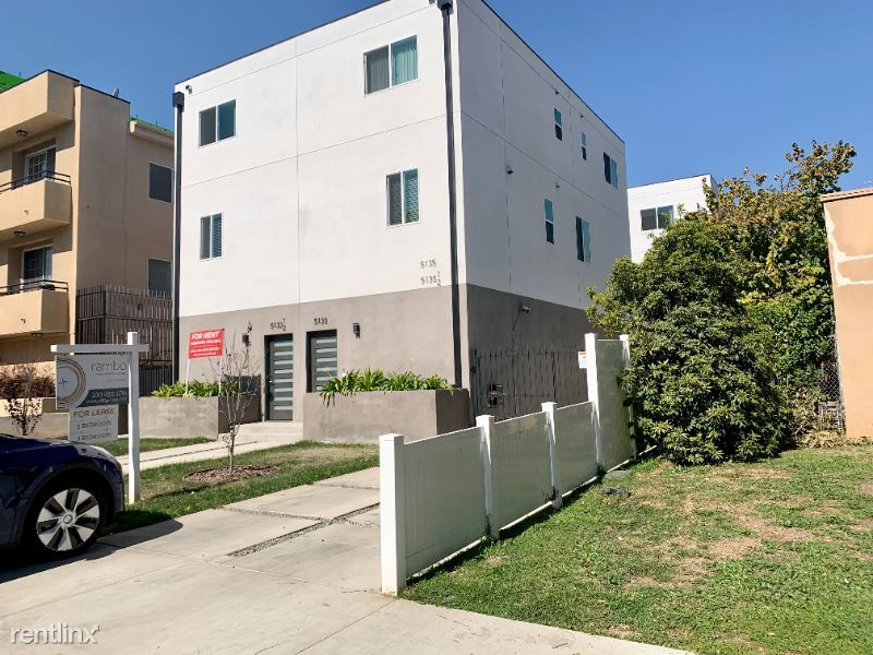 Foto principal - 4933 1/2 W Maplewood Ave