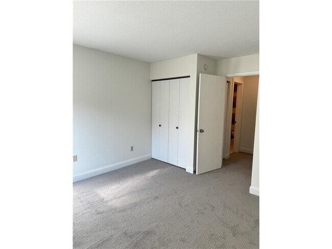 Building Photo - 4820 Park Commons Dr