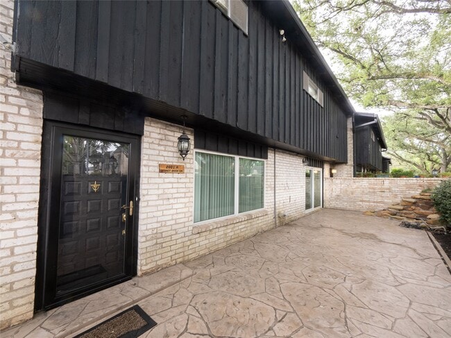 Foto del edificio - 2001 Stoney Brook Dr