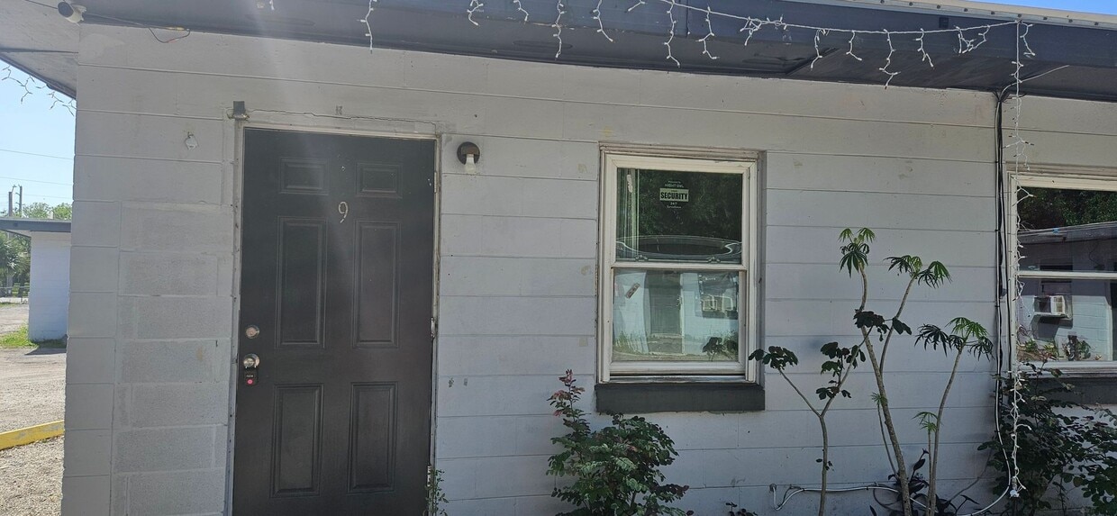 Charles Street Apartments 9 - Charles Street Apartments 9