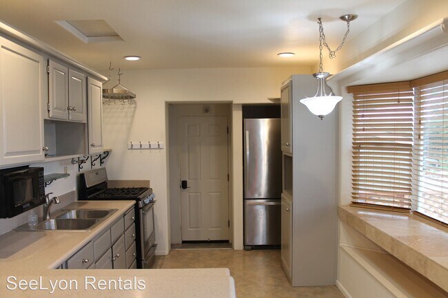 Building Photo - 3 br, 3 bath House - 400 Yerba Buena
