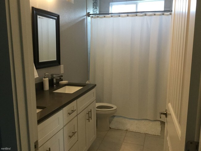 Building Photo - 3 br, 2.5 bath Condo - 308 Delmar Unit A