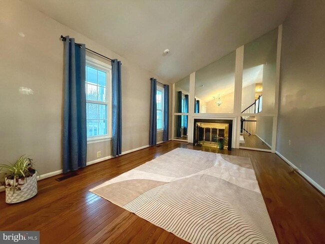 Building Photo - 7684 Green Garland Dr