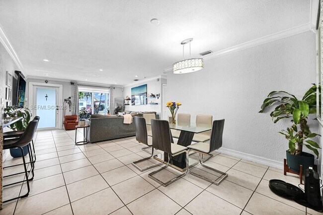 Foto del edificio - 740 N 73rd Ave