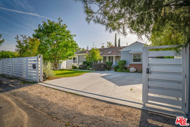 Foto del edificio - 5419 Gentry Ave