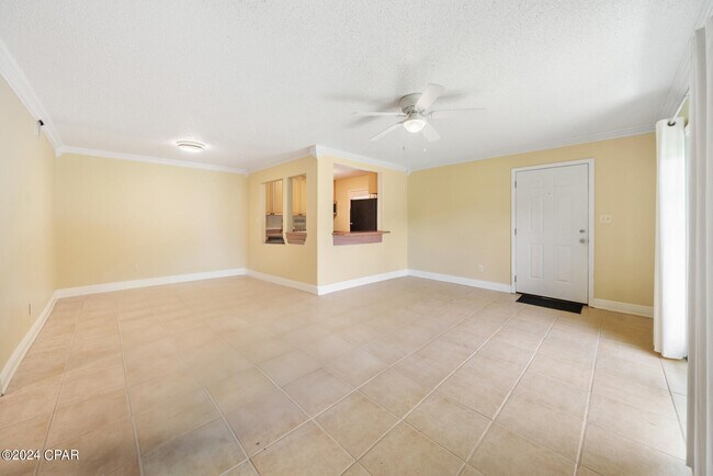 Foto del edificio - 2100 W Beach Dr