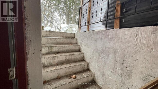 Photo du bâtiment - 15 West Hill Dr