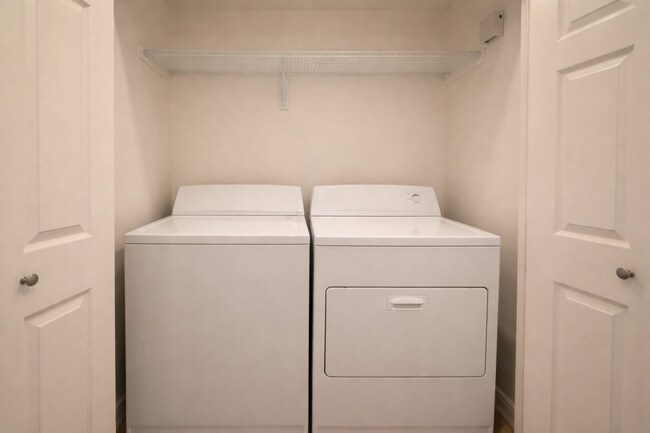 Foto del edificio - Charming 3-Bedroom Condo in Franklin Park – Prime Provo Location