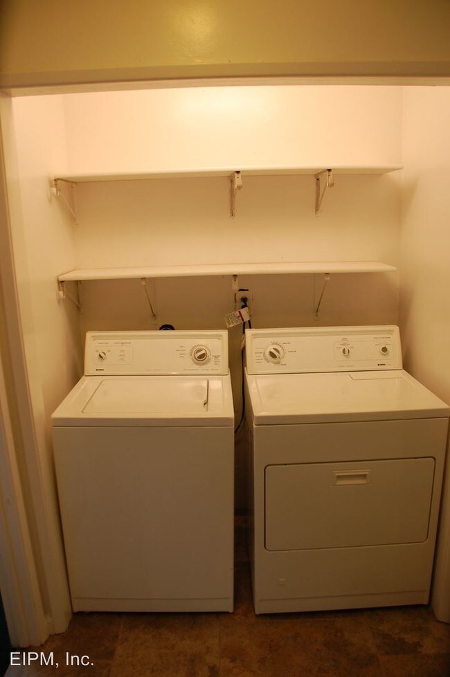 Foto del edificio - 6793 Estero Rd