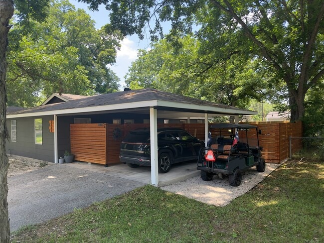 Building Photo - 2167 Gruene Rd