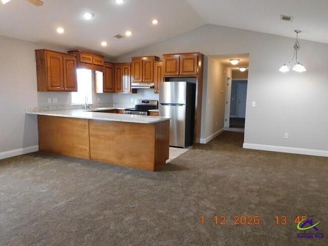 Building Photo - 408 Club Villa Court