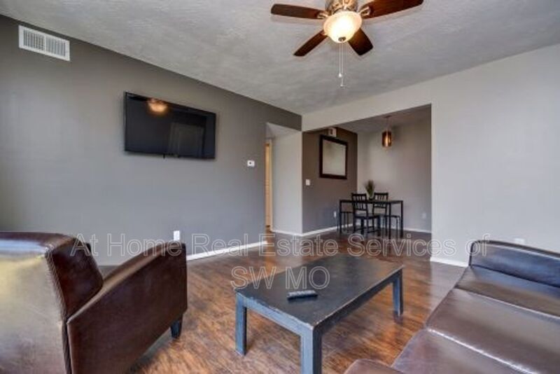 Foto del edificio - 232 S Florence Ave