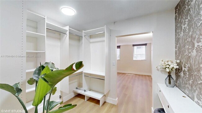 Foto del edificio - 1666 West Ave