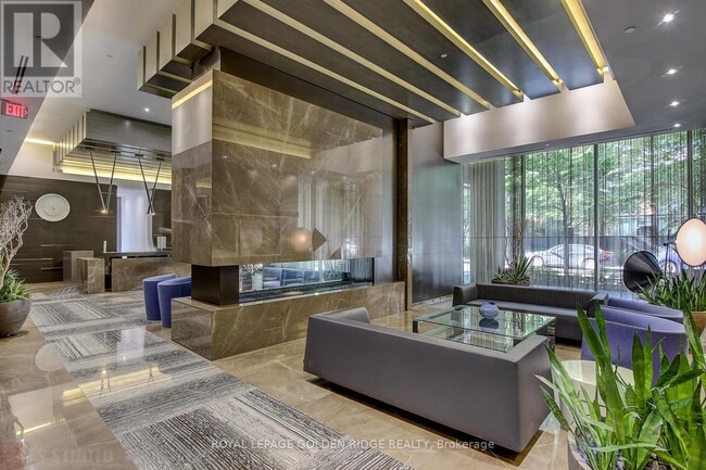 Building Photo - 101 Charles St E