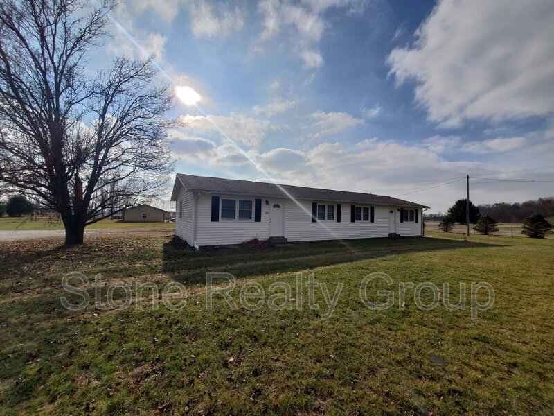 Primary Photo - 7927 E Lambert Ave