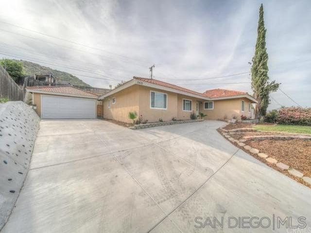 Primary Photo - 5435 Villela Ave