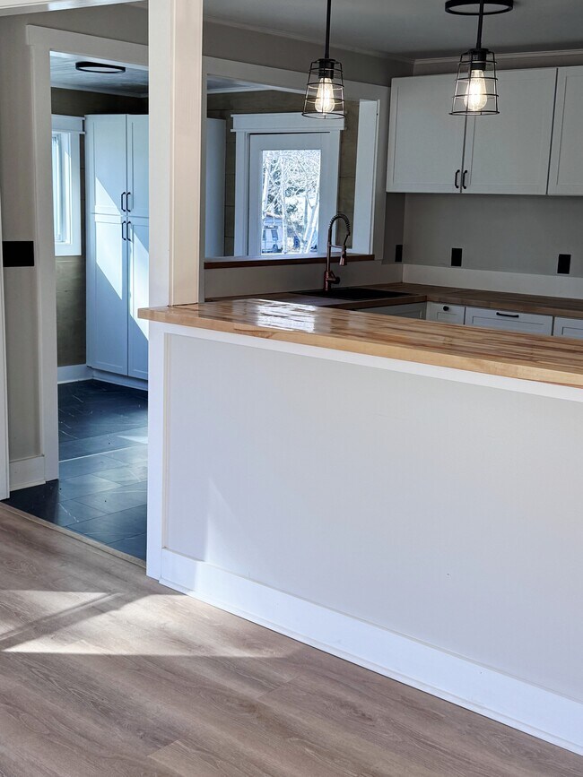 Foto del edificio - 1880 E Broad St