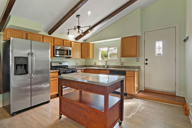 Building Photo - 1515 N Pleasant Dr
