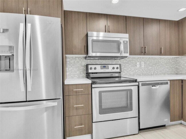 Foto del edificio - 9373 Fontainebleau Blvd