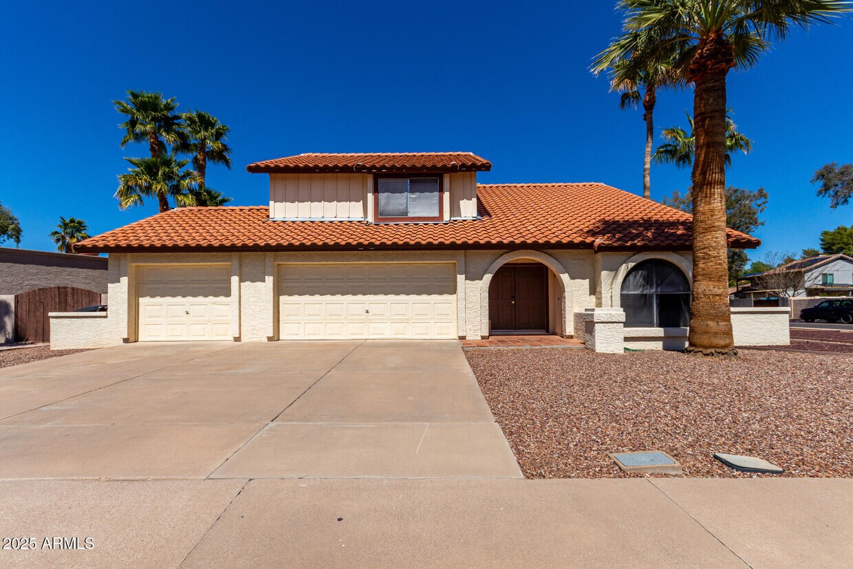 Foto principal - 10090 E Becker Ln