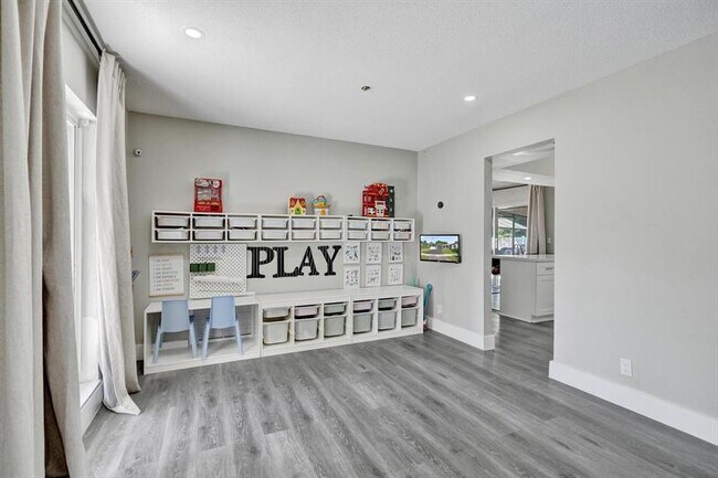 Foto del edificio - 6411 SW 6th St