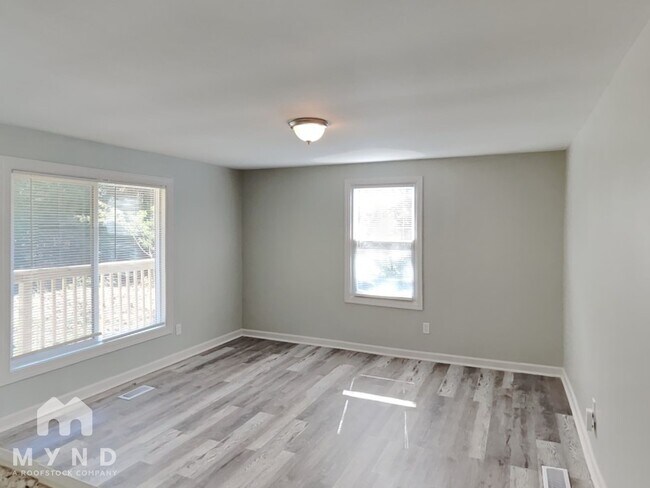 Building Photo - 8876 Glass Dr