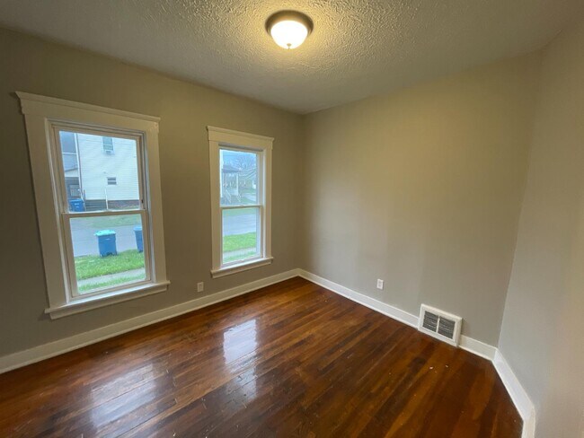 Foto del edificio - 1053 Washington Ave