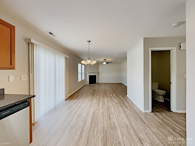 Foto del edificio - 2349 Riding Trail Rd