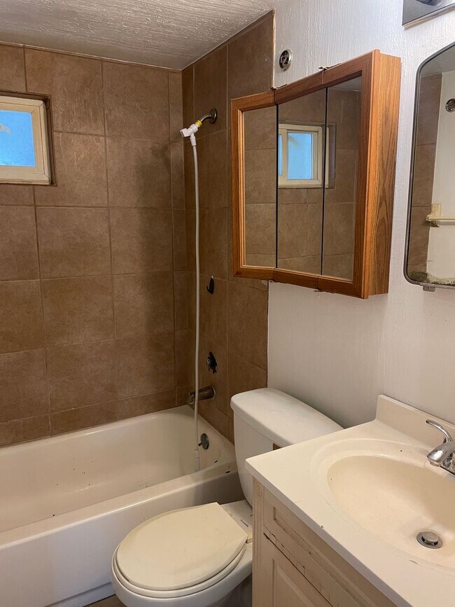 Building Photo - Pet Friendly 3 bedroom House For Rent!!!