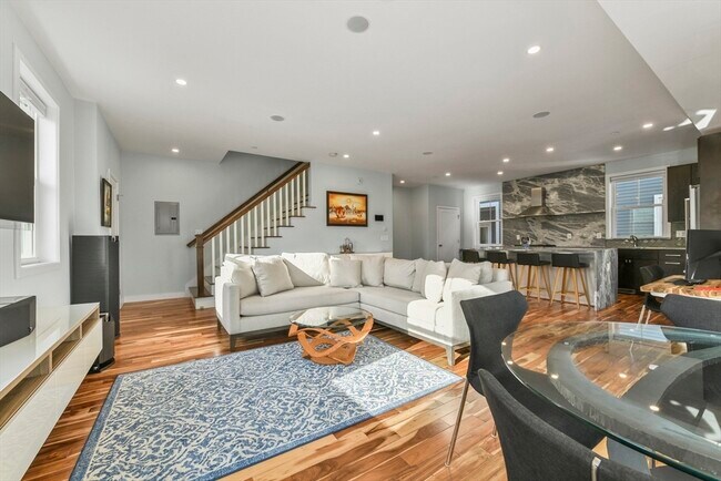 Building Photo - 18 Granfield Ave