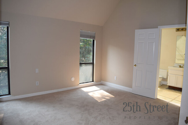 Building Photo - 5428 Ventana Pl