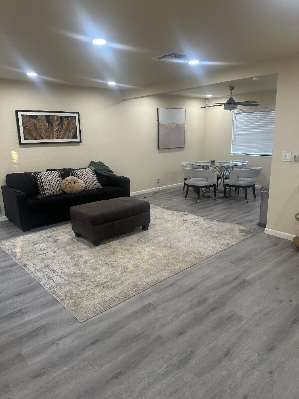 Foto principal - 1348 N Marine Ave