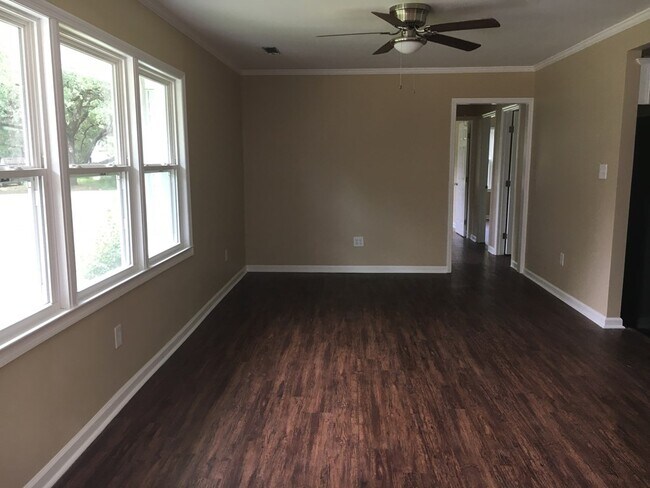 Foto del edificio - 114 Holley Ridge Rd