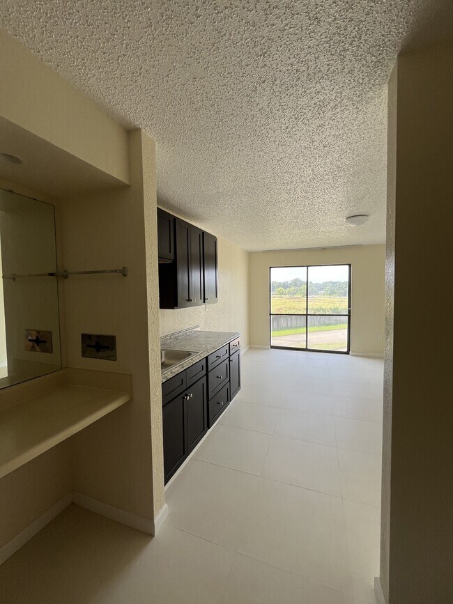 Foto del edificio - 2705-2715 Cherry Rd