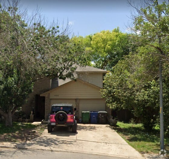 Far West San Antonio Apartments for Rent with a Garage San Antonio