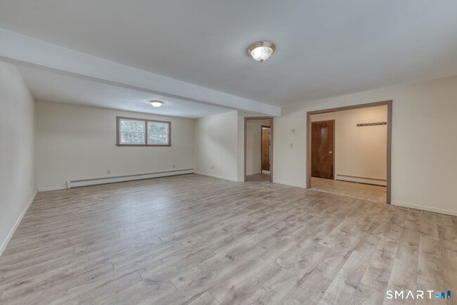 Building Photo - 5 Cutler Ln