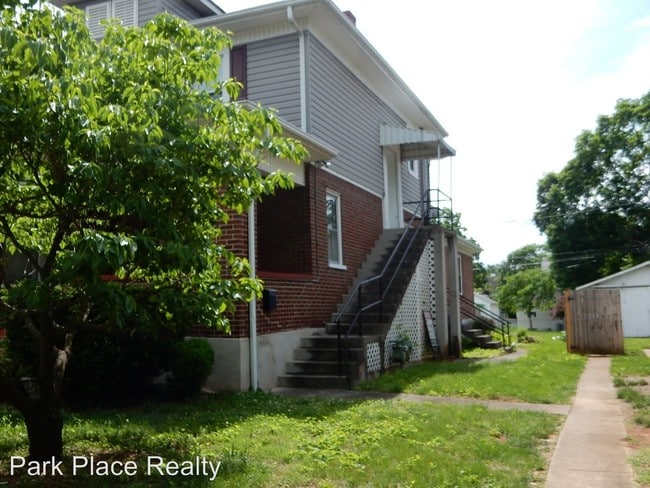 Building Photo - 1912 Arden Rd SW