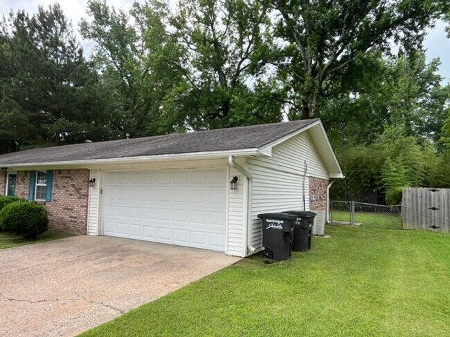 Foto del edificio - Nice 3 Bedroom 2 and a Half Bathroom House in Jacksonville, Arkansas