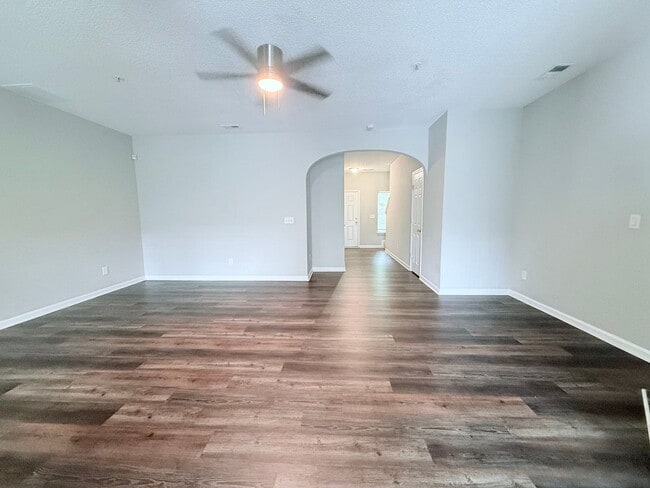 Building Photo - Downtown Cumming rental - End unit townhome!